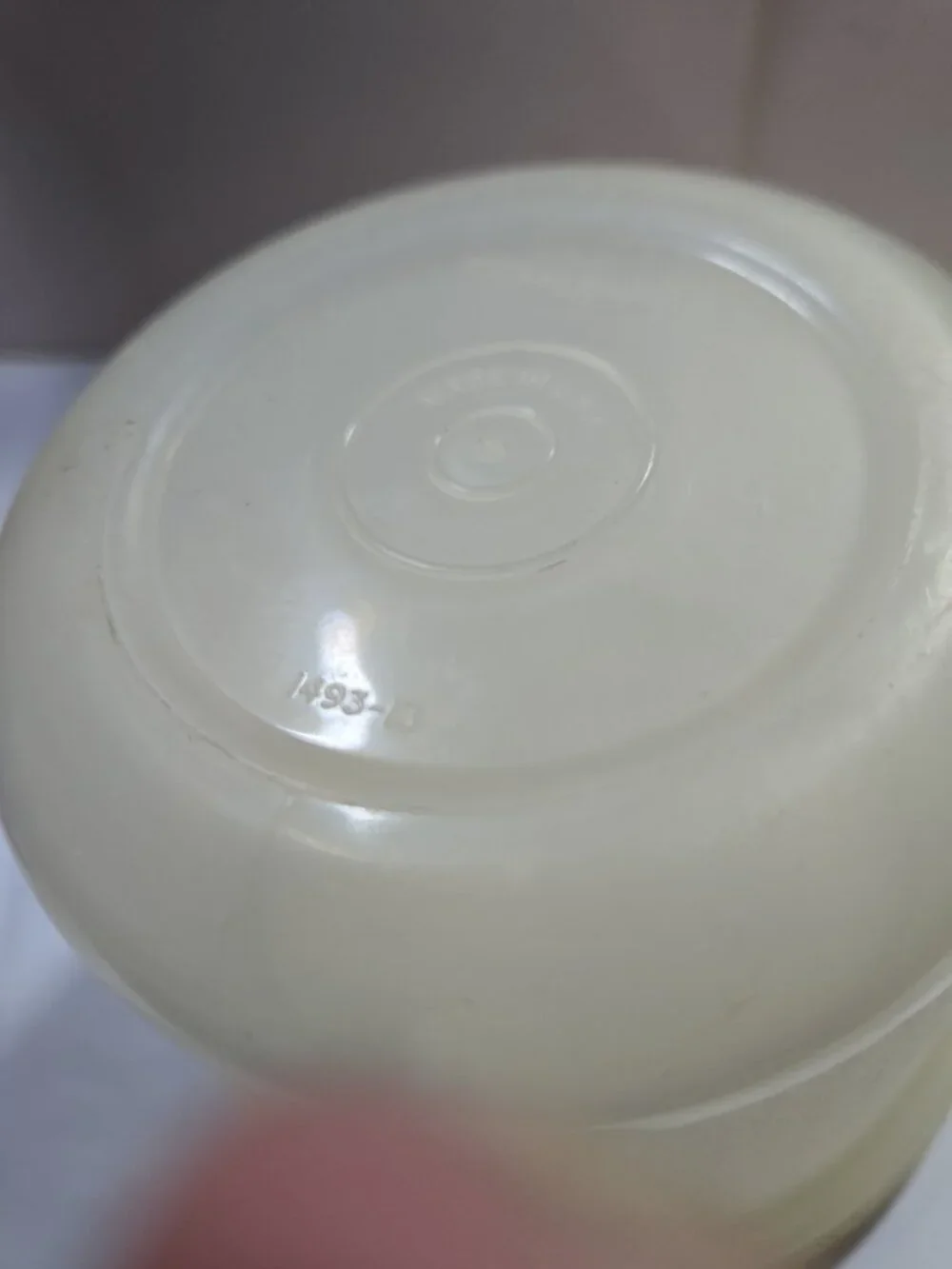 Vintage Tupperware Round Storage Container with Burp Lid # 1493-13